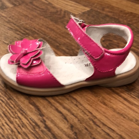 Size 10 L’Amour Sandals - Picture 10 of 10